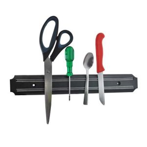 Suport magnetic pentru agățarea uneltelor sau cuțitelor